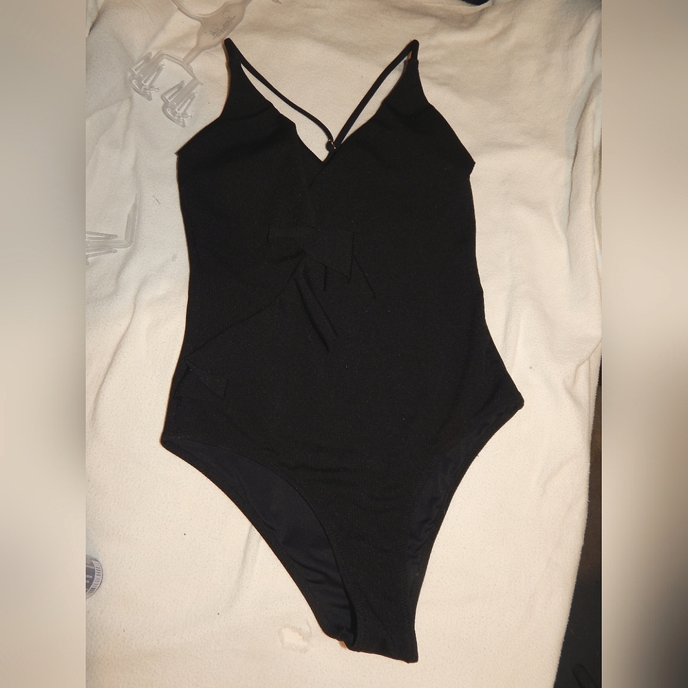 Cute black one piece ruffled front swimming suit